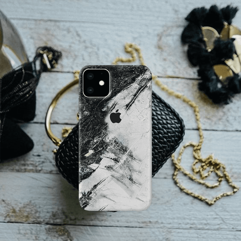 iphone 11 pro Black Cloud Marble Pattern